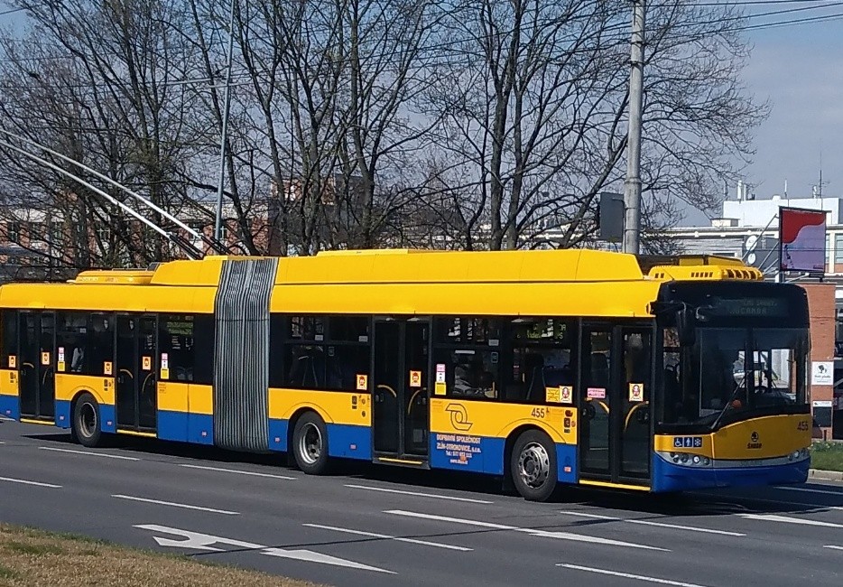 Nepojedou školní spoje