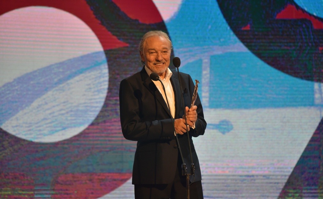 Karel Gott při přebírání Zlatého střevíčku ve Zlíně foto archiv:ZLÍNFEST