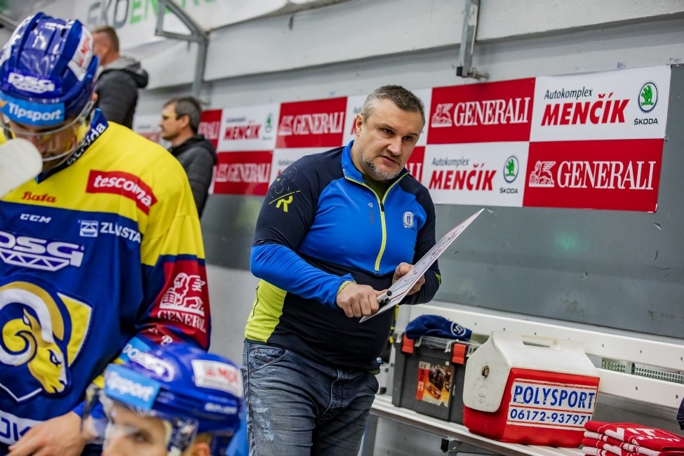 Martin Hamrlík na střídačce Beranů Zlín. ZLIN PRESS - Jiří Zaňát