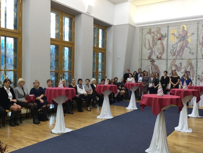 Setkání s pedagogy se uskutečnilo v obřadní síni radnice