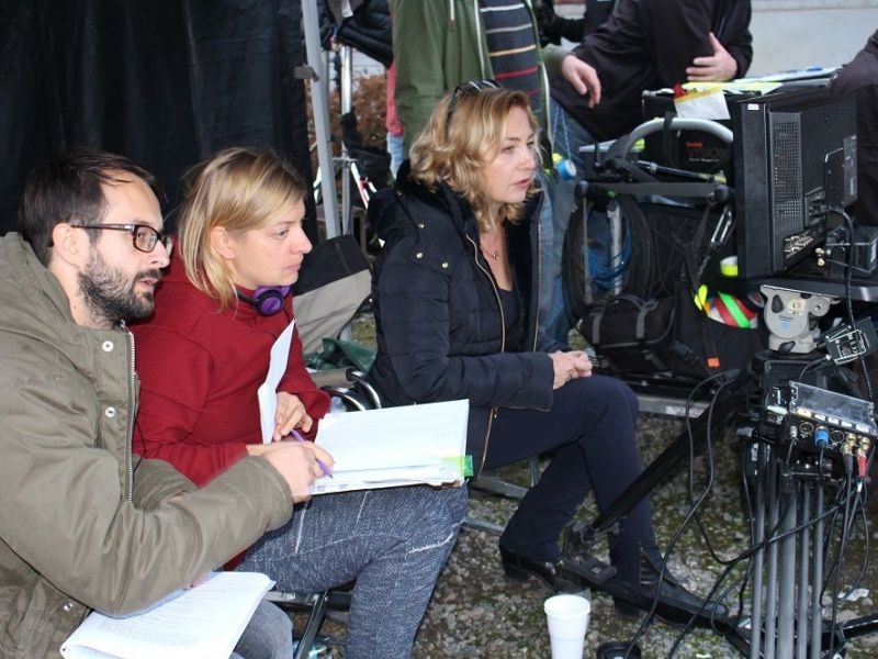 Režisérka Tereza Kopáčová (vpravo) při natáčení filmu Kauza Metanol ve Zlíně. Foto: ZLÍN FILM OFFICE