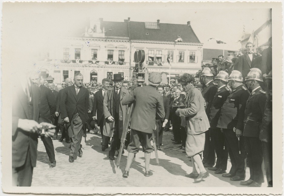 Prezident Masaryk před radnicí - Státní okresní archiv Zlín Klečůvka
