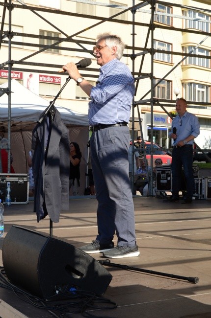 Josef Laufer na náměstí Míru