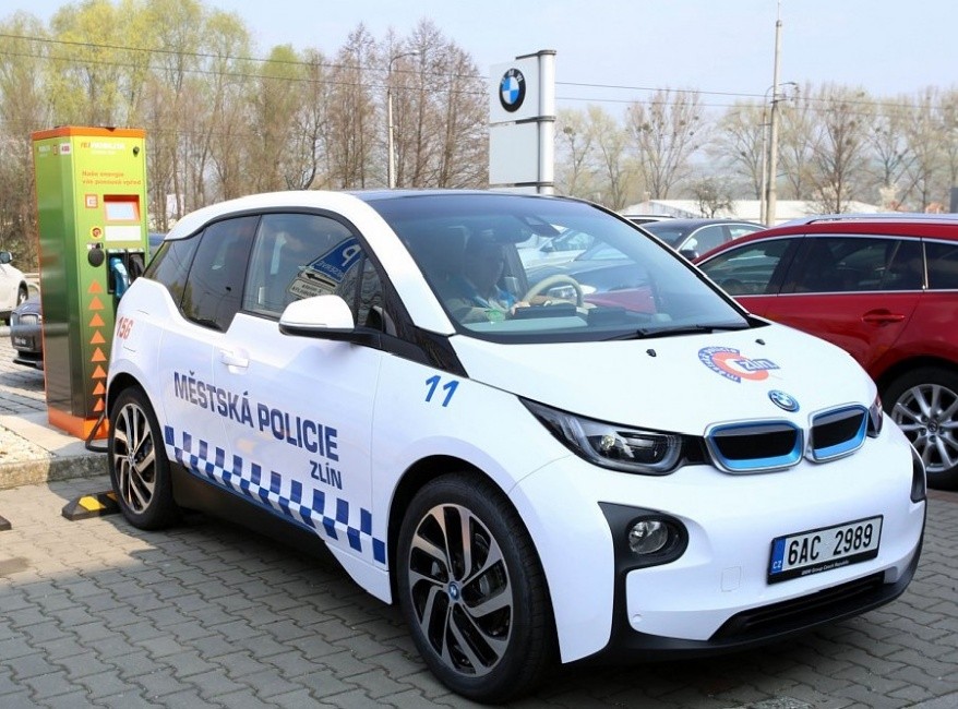bmw-1.jpg
