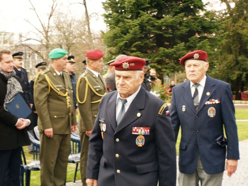 Také Zlín si připomíná veterány
