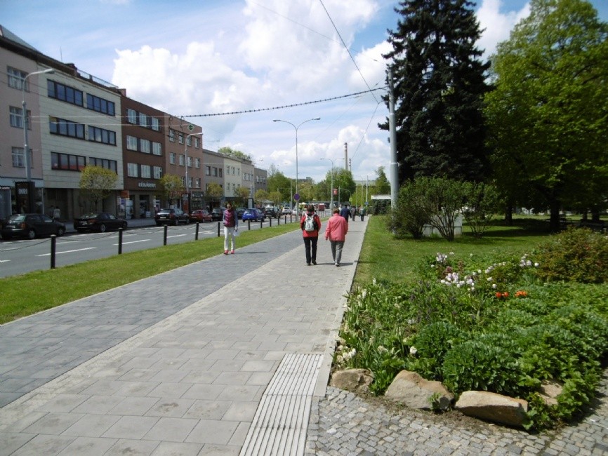 stezka-pro-chodce-a-cyklisty-s-oddelenym-provozem.jpg