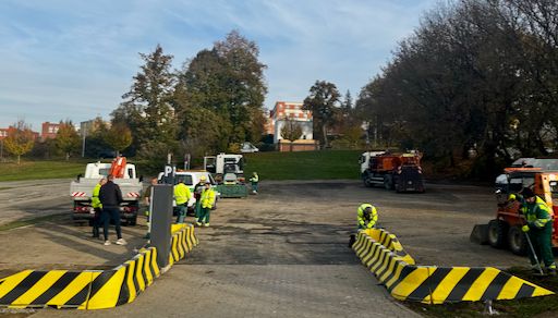 Město upravuje režim na parkovištích Březnická a Pod Zimním stadionem