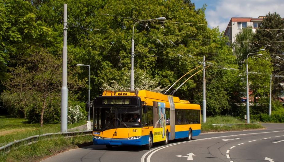 Na linkách MHD se letos objeví nové elektrobusy a trolejbusy