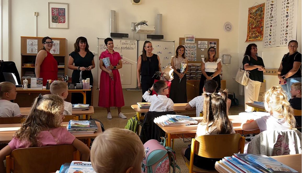 Školy po prázdninách ožily. Prvňáčky na Zálešné přivítala náměstkyně primátora