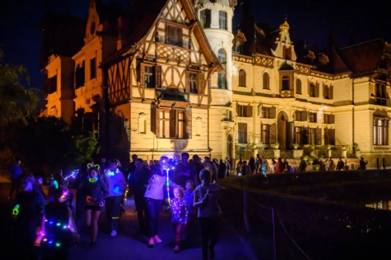 Večerní lampionové prohlídky zoo a zámku Lešná