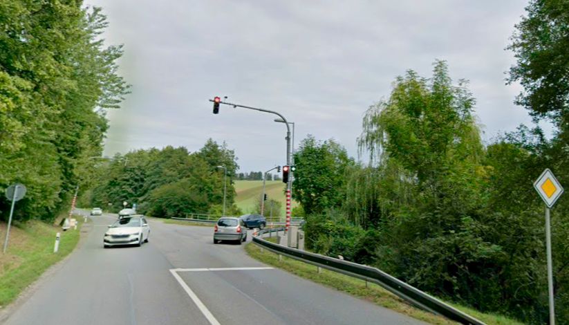 Řidiči, pozor! Modernizace křižovatky Kostelecká omezí dopravu, práce začnou v pátek večer